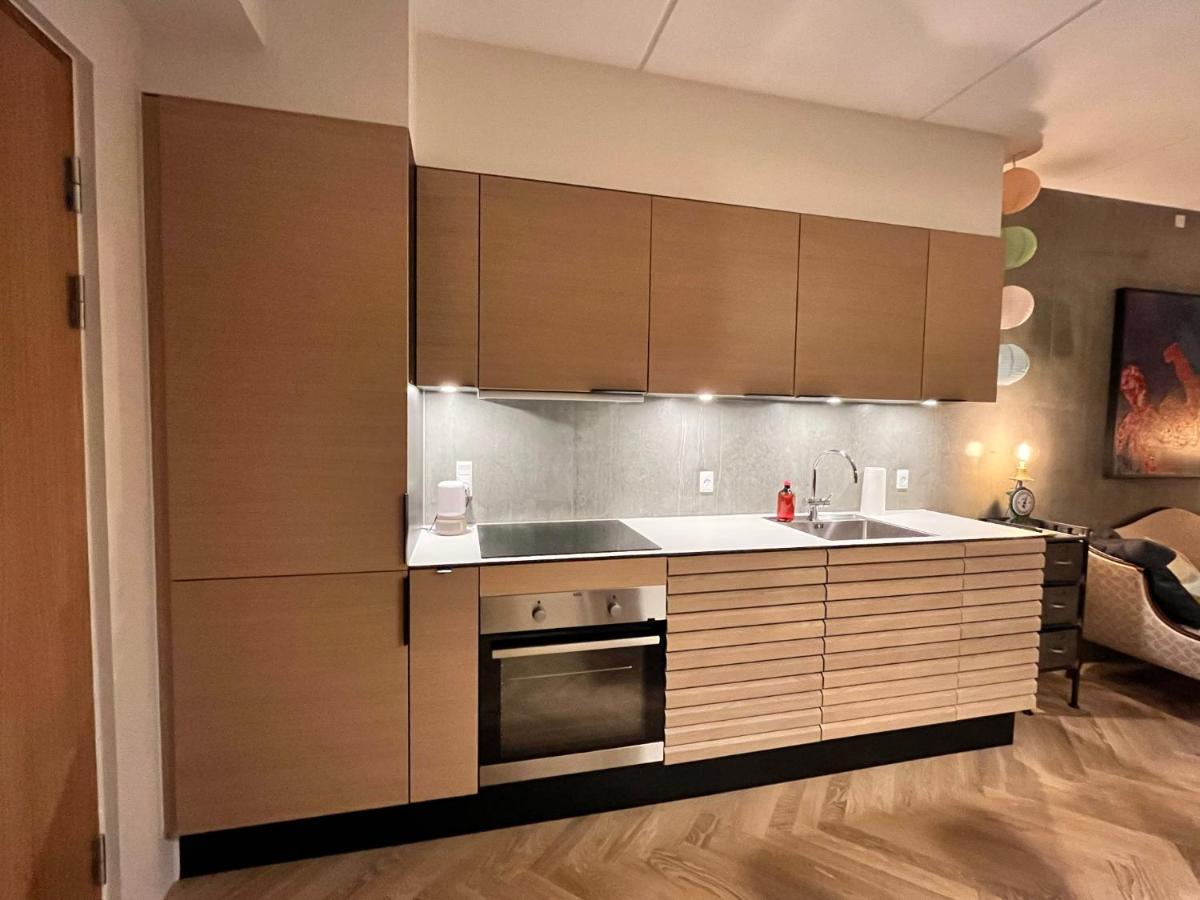 Directly To Seafront Of Bassin 7 With Big Balcony And Free Parking Lejlighed *