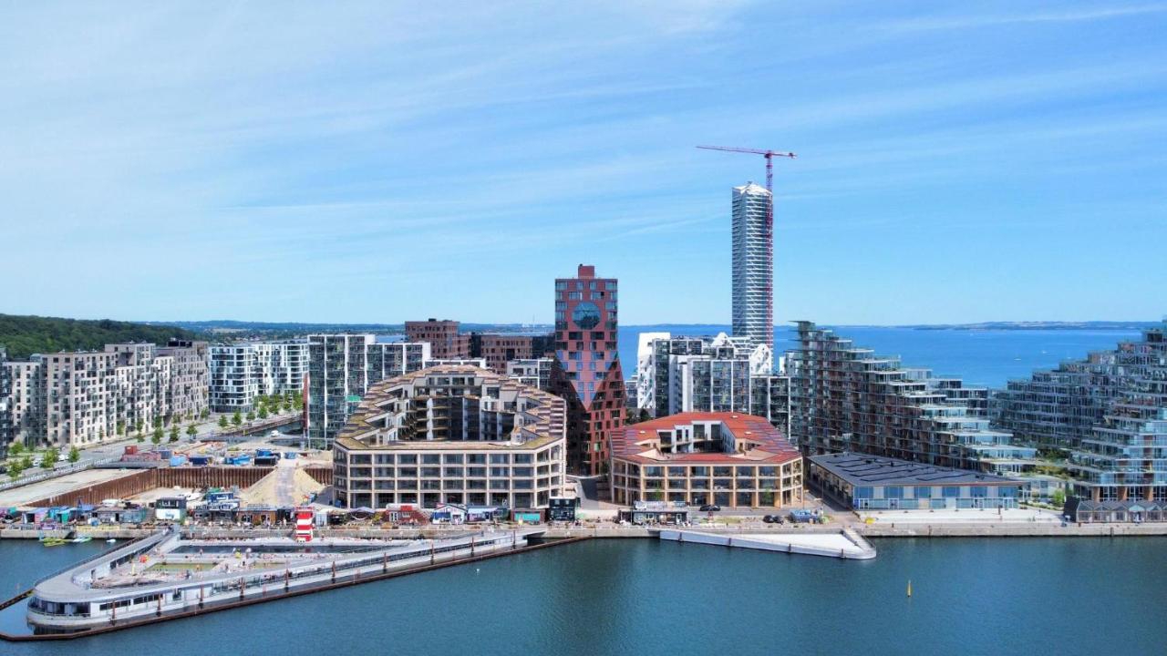 Appartement Directly To Seafront Of Bassin 7 With Big Balcony And Free Parking *