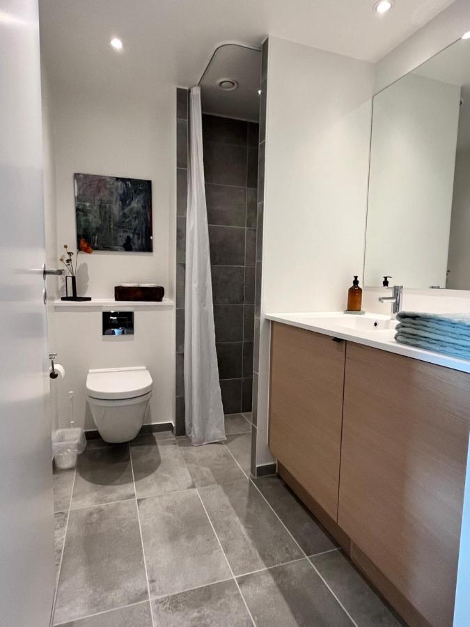 Lejlighed Directly To Seafront Of Bassin 7 With Big Balcony And Free Parking Århus