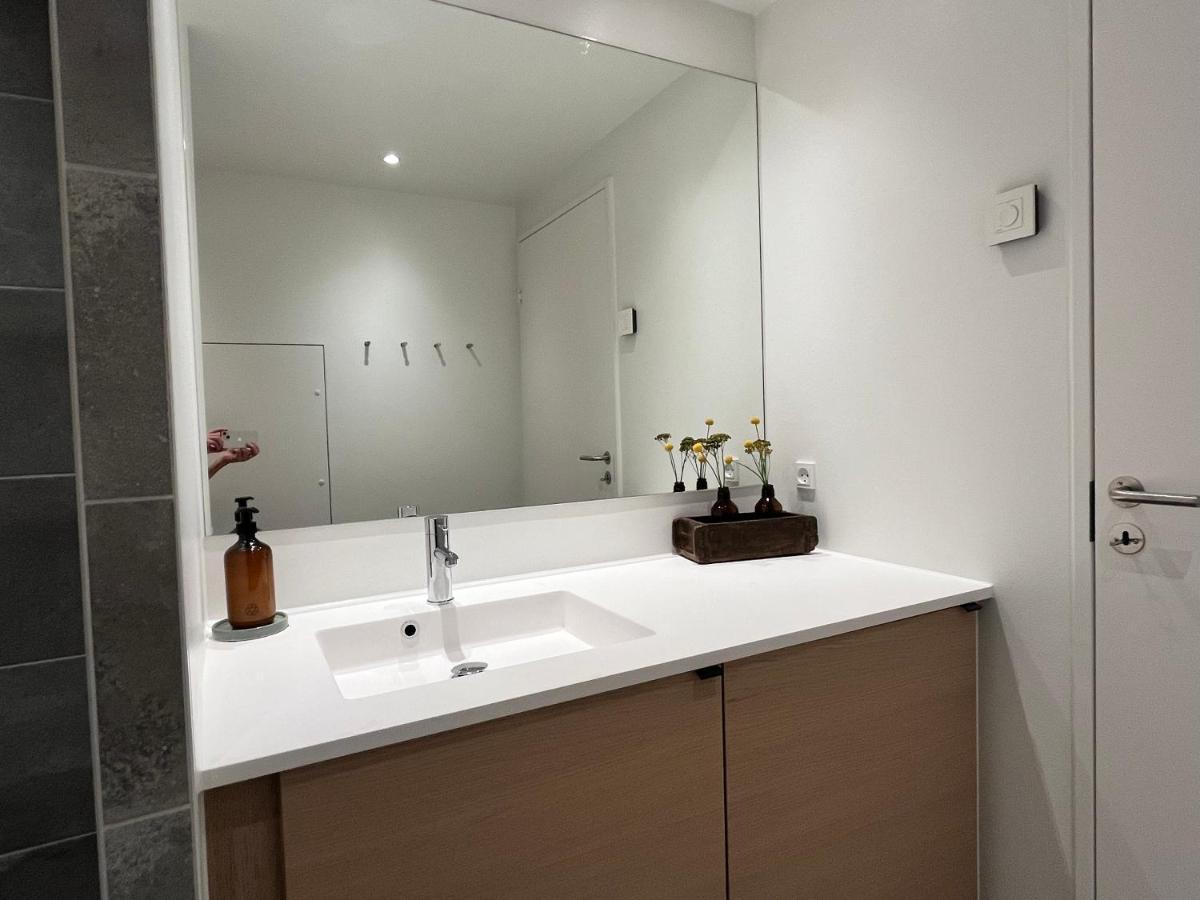Directly To Seafront Of Bassin 7 With Big Balcony And Free Parking Lejlighed