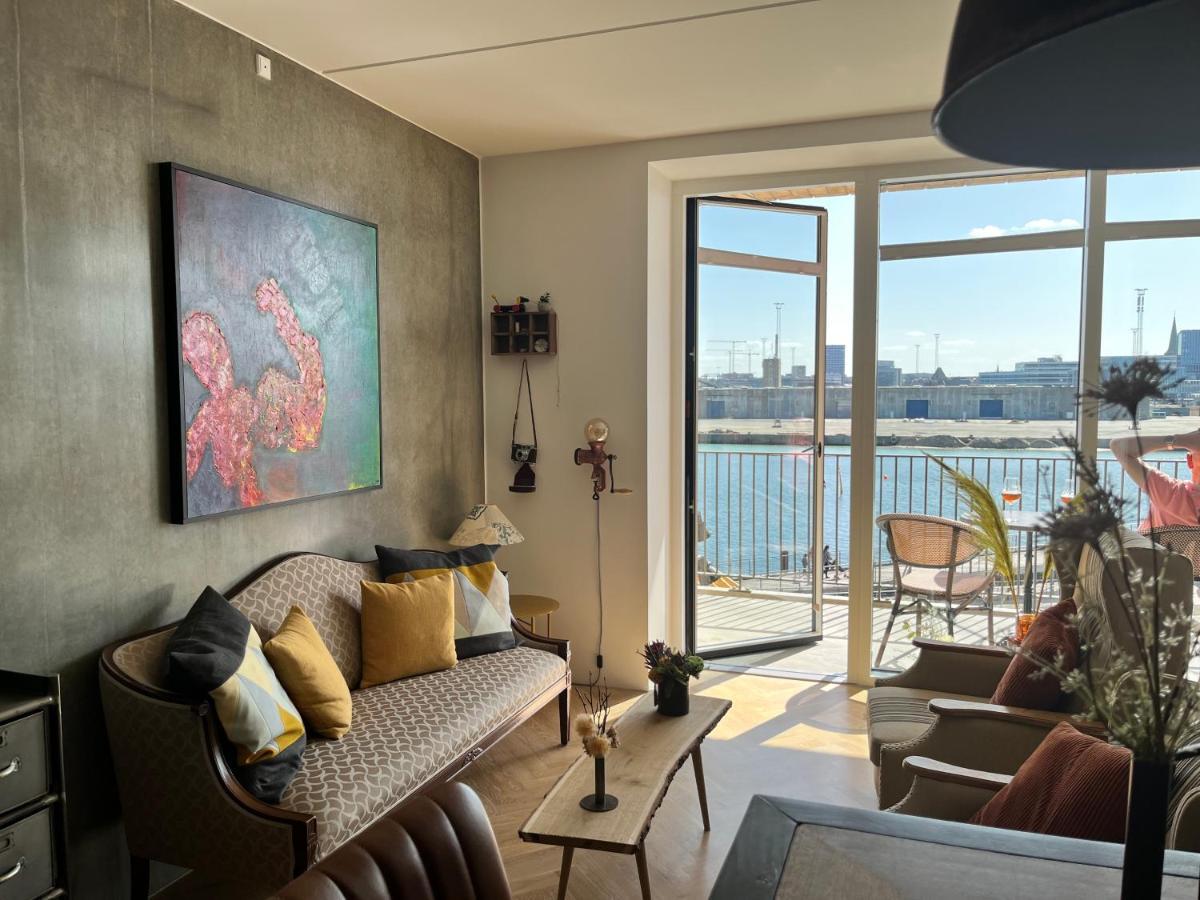 Directly To Seafront Of Bassin 7 With Big Balcony And Free Parking Lejlighed Århus