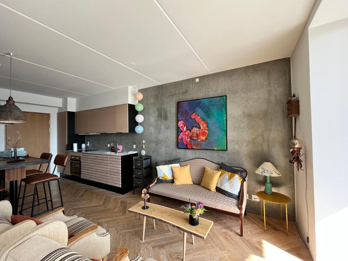 Directly To Seafront Of Bassin 7 With Big Balcony And Free Parking Lejlighed Århus